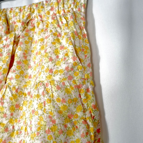 Juniors' SO Tie-Front Ruffled Tiered High Rise Short Yellow Floral - Picture 4 of 9
